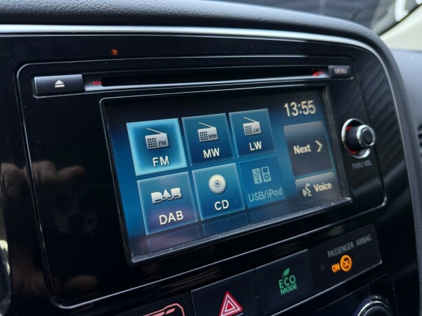 mitsubishi-outlander-elektrisitetbensin-2014-big-18