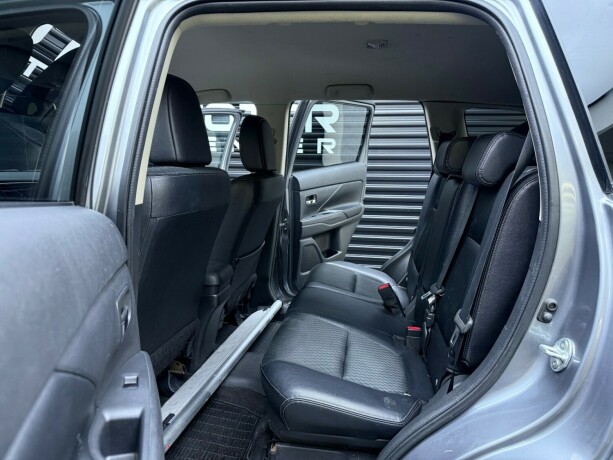 mitsubishi-outlander-elektrisitetbensin-2014-big-26