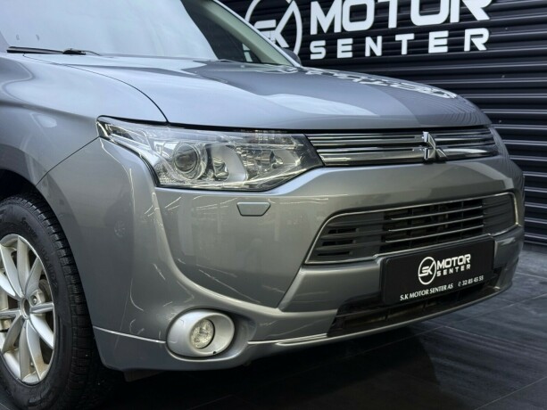 mitsubishi-outlander-elektrisitetbensin-2014-big-2