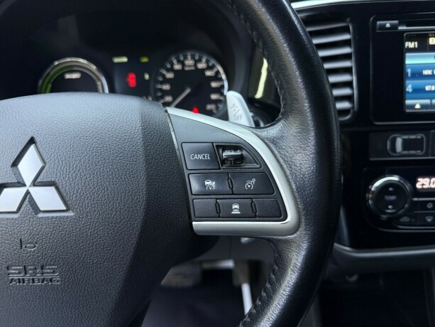 mitsubishi-outlander-elektrisitetbensin-2014-big-15