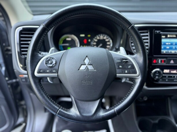 mitsubishi-outlander-elektrisitetbensin-2014-big-13