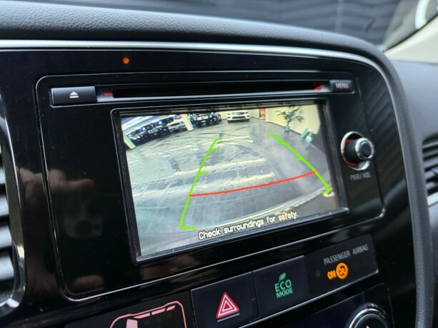 mitsubishi-outlander-elektrisitetbensin-2014-big-17