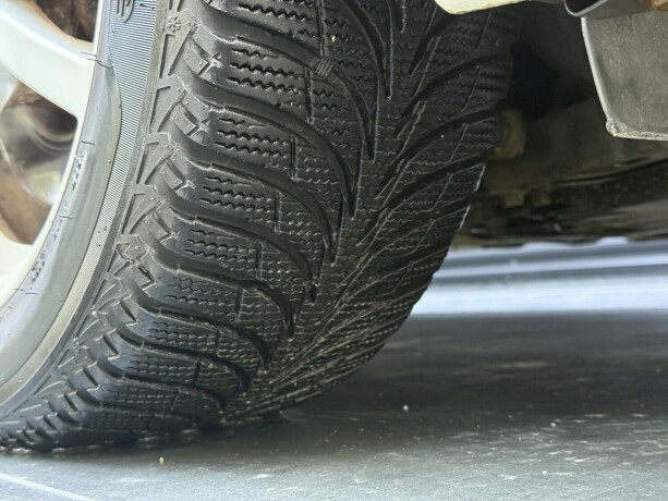 toyota-auris-elektrisitetbensin-2015-big-10