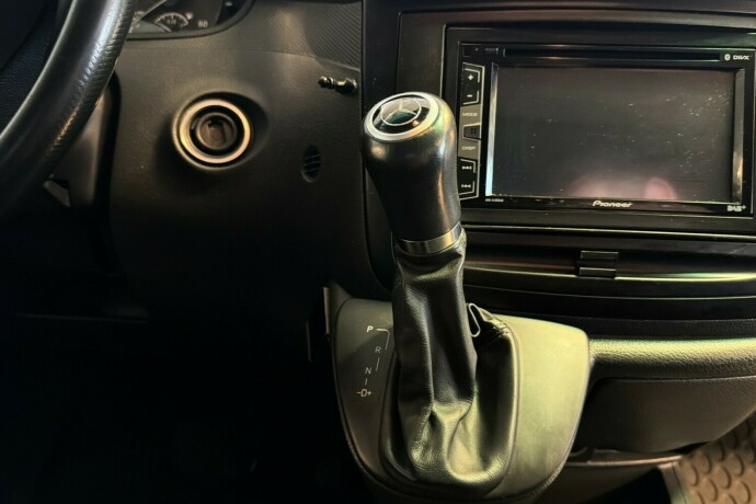 mercedes-benz-vito-diesel-2011-big-14