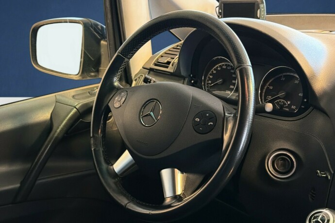 mercedes-benz-vito-diesel-2011-big-12