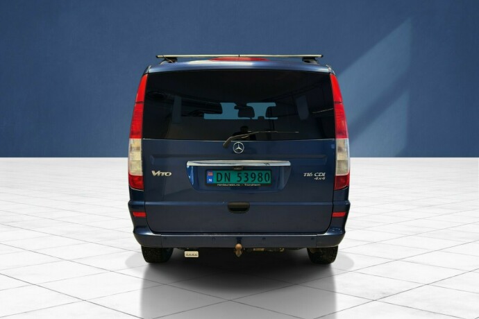 mercedes-benz-vito-diesel-2011-big-3