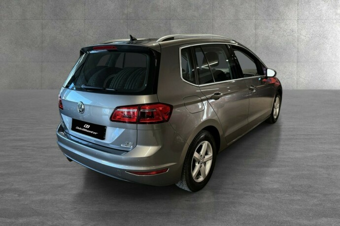 volkswagen-golf-sportsvan-bensin-2014-big-6