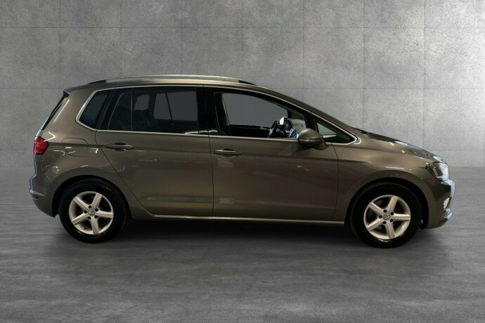 volkswagen-golf-sportsvan-bensin-2014-big-4