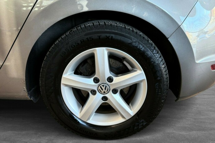 volkswagen-golf-sportsvan-bensin-2014-big-28