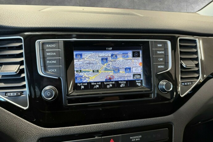 volkswagen-golf-sportsvan-bensin-2014-big-19