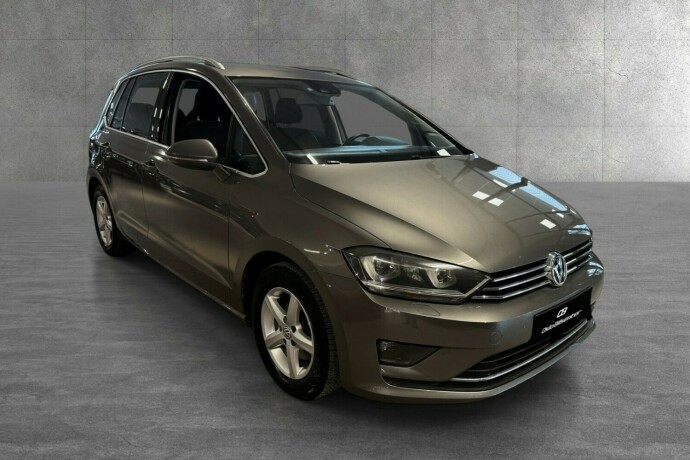 volkswagen-golf-sportsvan-bensin-2014-big-3