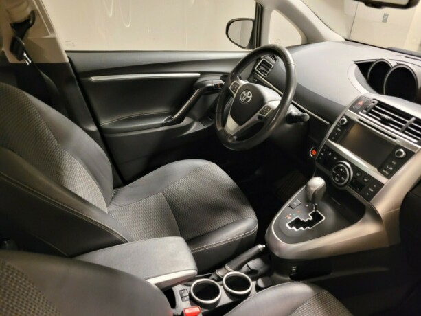 toyota-verso-bensin-2013-big-12