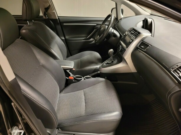 toyota-verso-bensin-2013-big-13