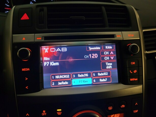 toyota-verso-bensin-2013-big-24