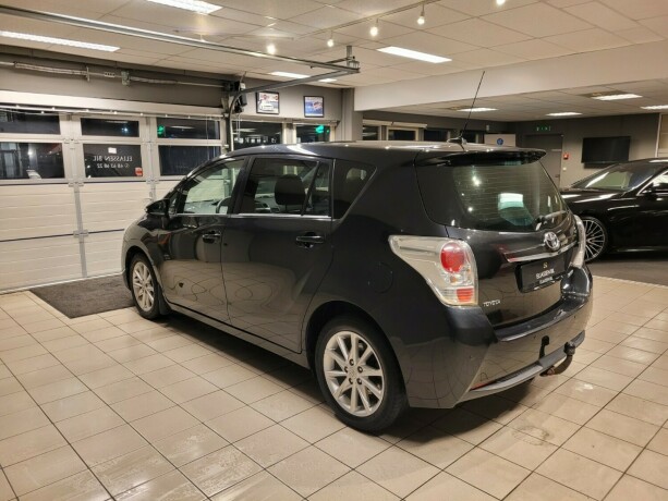 toyota-verso-bensin-2013-big-6