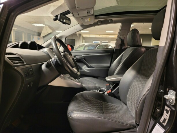 toyota-verso-bensin-2013-big-18