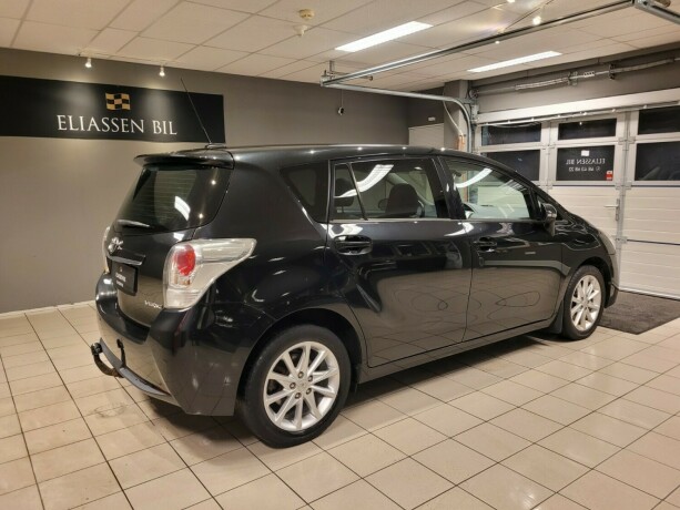 toyota-verso-bensin-2013-big-4