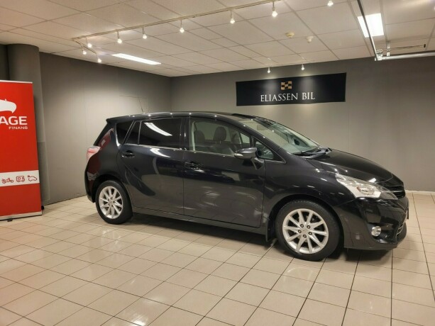 toyota-verso-bensin-2013-big-2