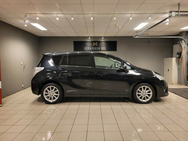 toyota-verso-bensin-2013-big-3