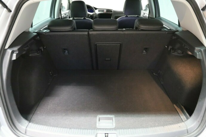 volkswagen-golf-elektrisitet-2020-big-14