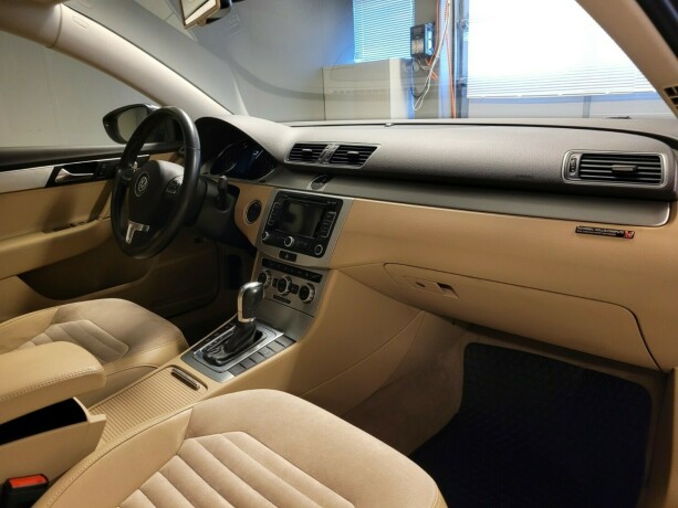 volkswagen-passat-bensin-2012-big-14