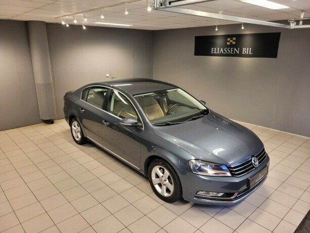 volkswagen-passat-bensin-2012-big-2