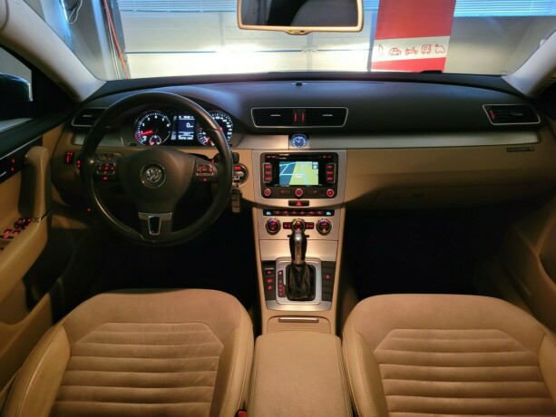 volkswagen-passat-bensin-2012-big-32