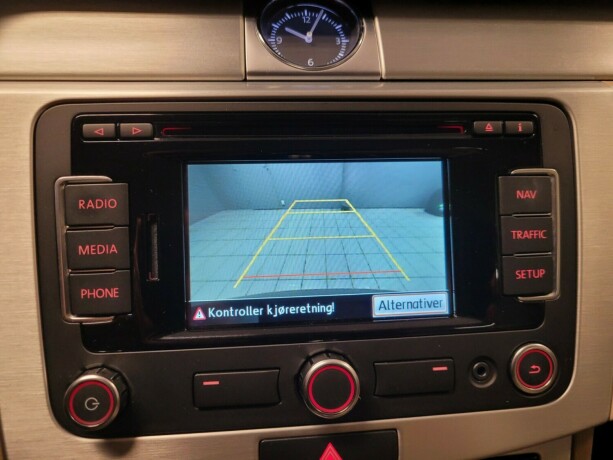 volkswagen-passat-bensin-2012-big-28