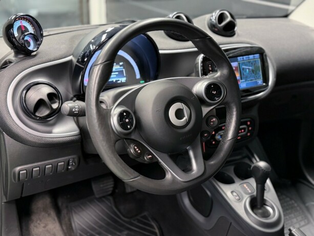 smart-fortwo-elektrisitet-2017-big-10