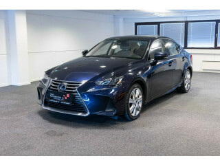 Lexus | IS | Elektrisitet+bensin | 2018