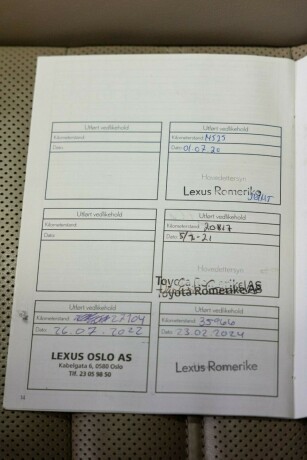 lexus-is-elektrisitetbensin-2018-big-21