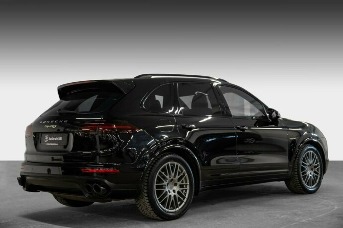 porsche-cayenne-elektrisitetbensin-2017-big-1