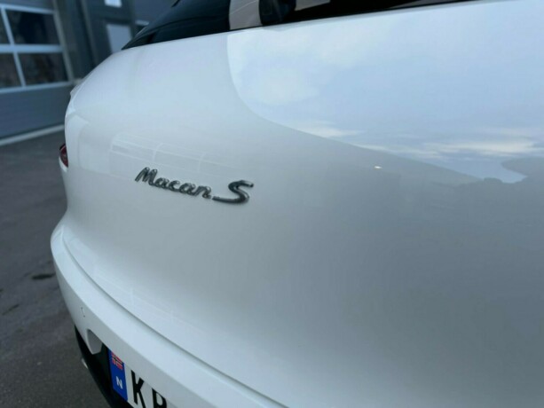 porsche-macan-diesel-2017-big-40