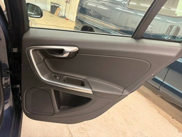 volvo-v60-bensin-2014-big-24