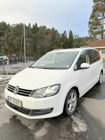 2012-sharan-volkswagen-20l-diesel-big-2