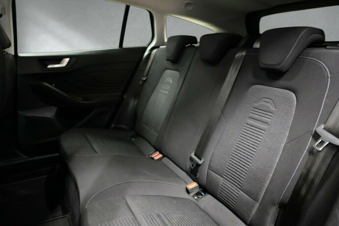 ford-focus-diesel-2020-big-17