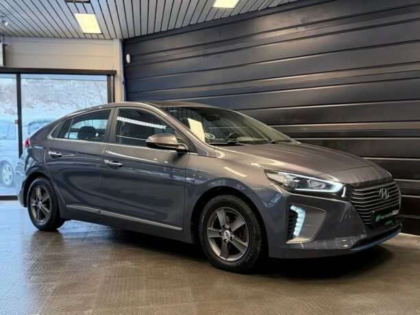 hyundai-ioniq-elektrisitetbensin-2017-big-8