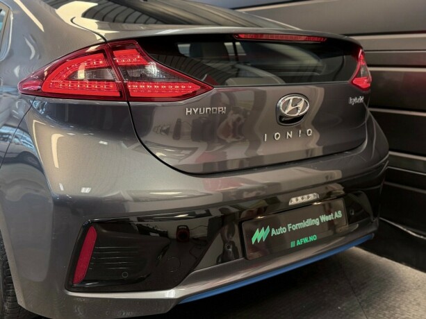 hyundai-ioniq-elektrisitetbensin-2017-big-5