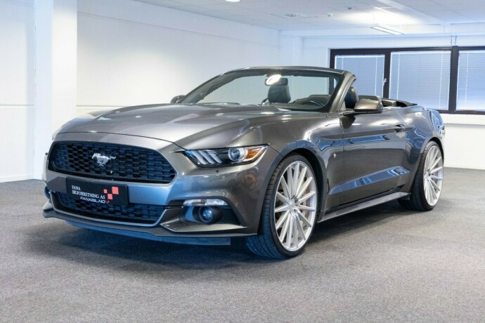ford-mustang-bensin-2015-big-0