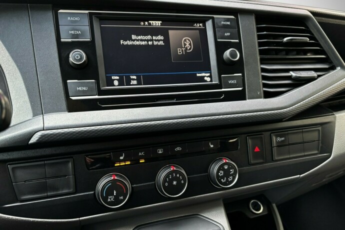 volkswagen-transporter-diesel-2021-big-24