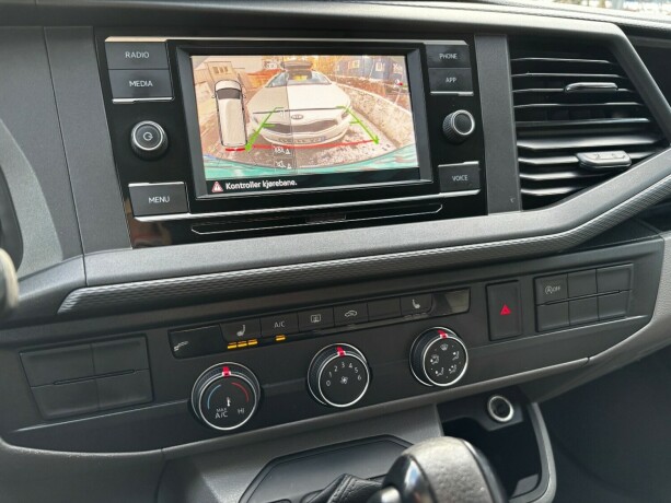 volkswagen-transporter-diesel-2021-big-26