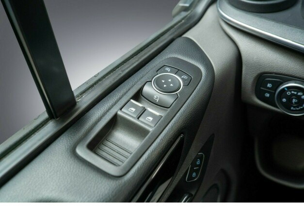 ford-tourneo-custom-elektrisitetbensin-2021-big-23