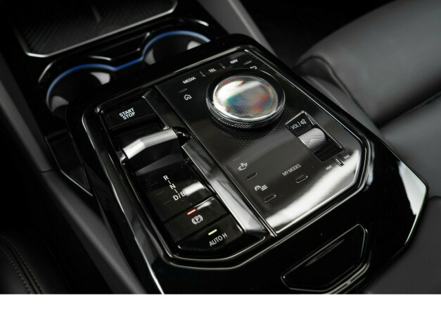 bmw-i5-elektrisitet-2025-big-16