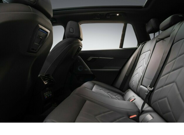 bmw-i5-elektrisitet-2025-big-27