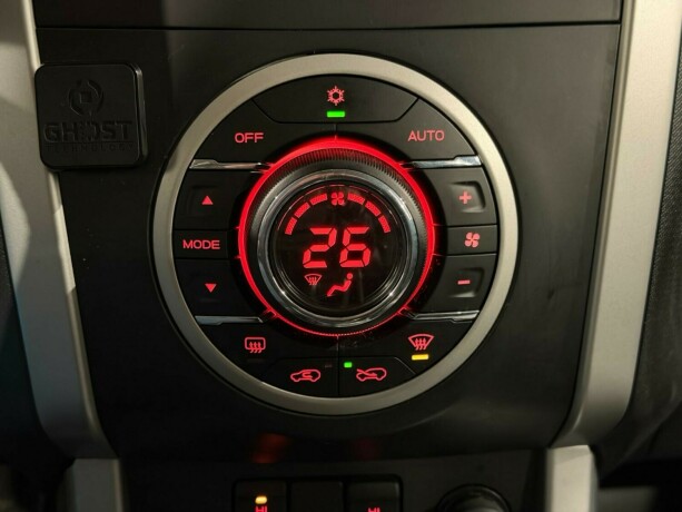 isuzu-d-max-diesel-2016-big-18