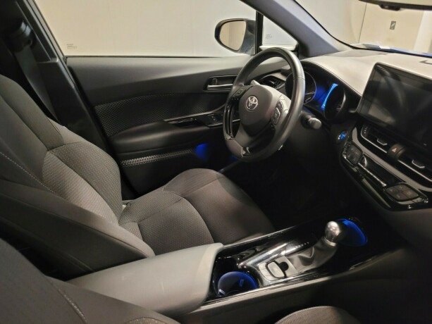 toyota-c-hr-elektrisitetbensin-2019-big-15