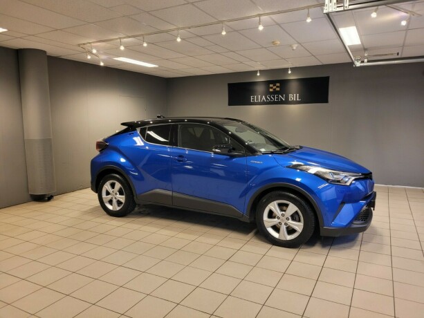 toyota-c-hr-elektrisitetbensin-2019-big-3