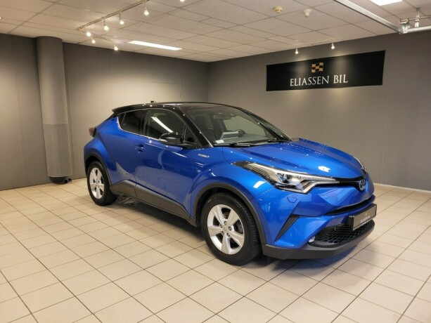 toyota-c-hr-elektrisitetbensin-2019-big-1