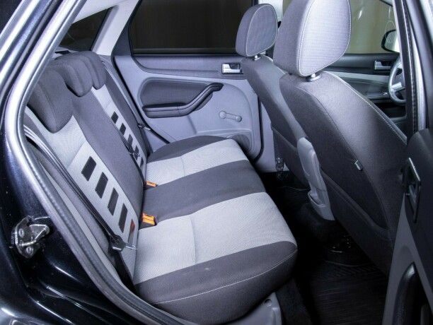 ford-focus-diesel-2010-big-43