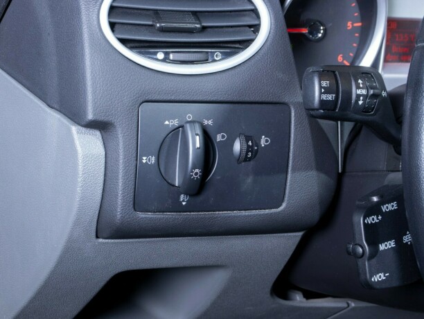 ford-focus-diesel-2010-big-21